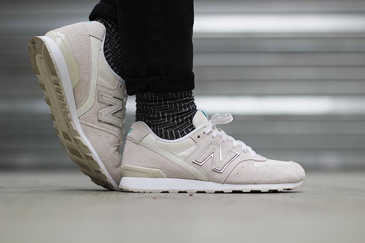 new balance beige pailleté