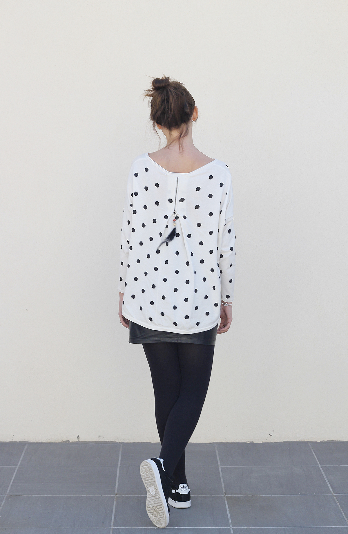 pull loose noir et blanc